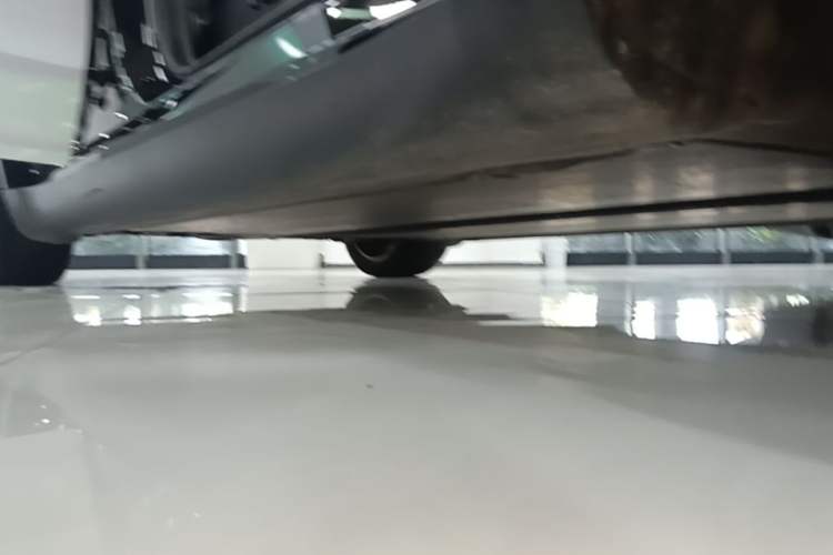 Used Tesla Model Y 2022 Revised Version Rear-Wheel Drive Right Side Sill