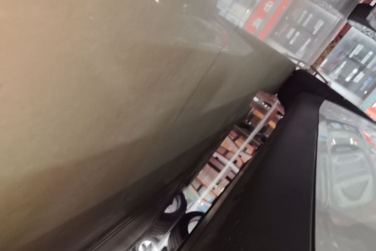 Used Tesla Model Y 2022 Performance High-Performance All-Wheel-Drive Version Right Side Sill