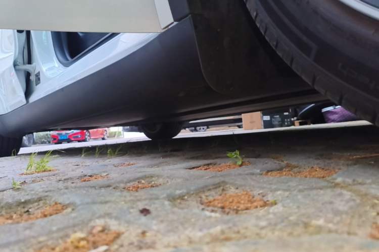 Used Tesla Model Y 2022 Revised Version Long-Range All-Wheel Drive Right Side Sill