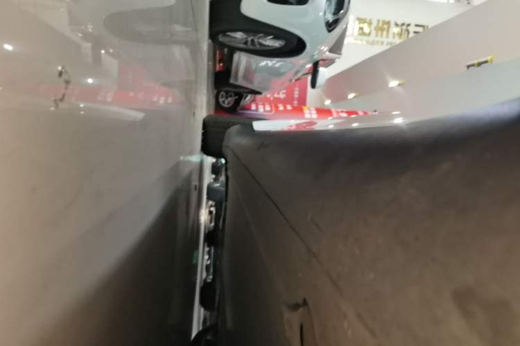 Used Tesla Model Y 2022 Rear-Wheel-Drive Version Right Side Sill