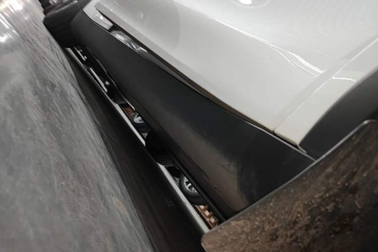 Used Tesla Model Y 2022 Rear-Wheel-Drive Version Right Side Sill