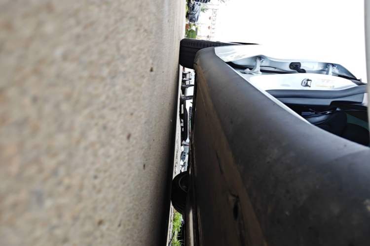 Used Tesla Model Y 2022 Revised Version Rear-Wheel Drive Right Side Sill