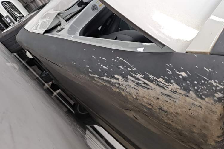 Used Tesla Model Y 2022 Rear-Wheel-Drive Version Right Side Sill