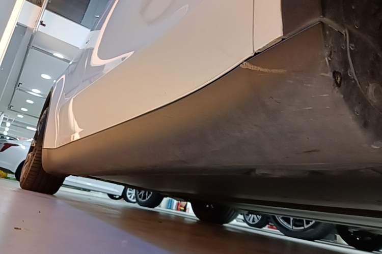 Used Tesla Model Y 2022 Revised Version Rear-Wheel Drive Right Side Sill