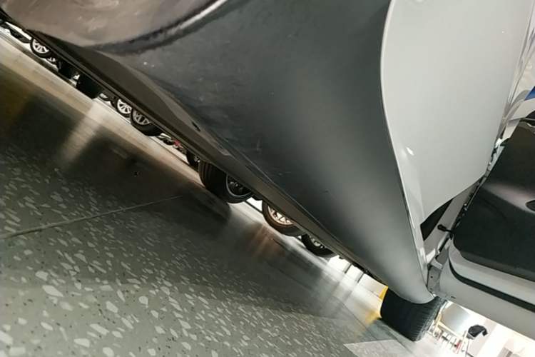 Used Tesla Model Y 2022 Revised Version Rear-Wheel Drive Right Side Sill