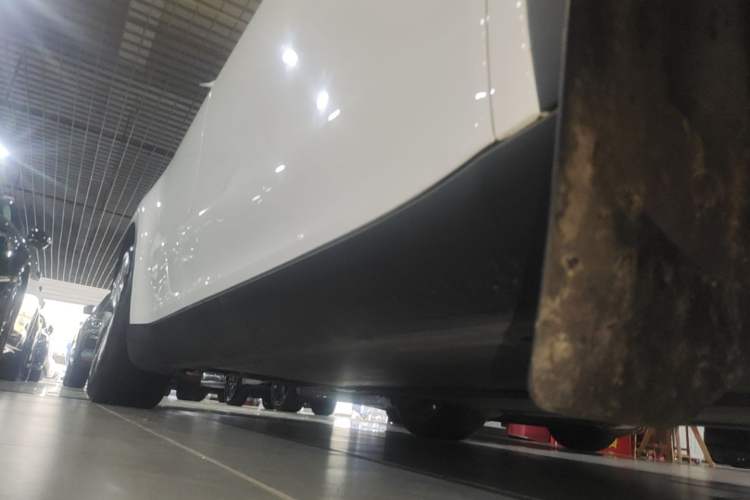 Used Tesla Model Y 2022 Revised Version Rear-Wheel Drive Right Side Sill