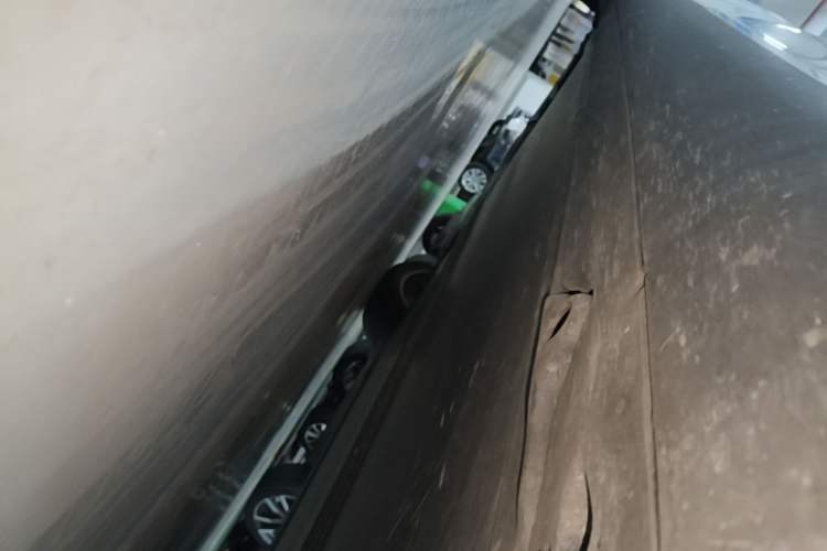 Used Tesla Model Y 2022 Revised Version Rear-Wheel Drive Right Side Sill