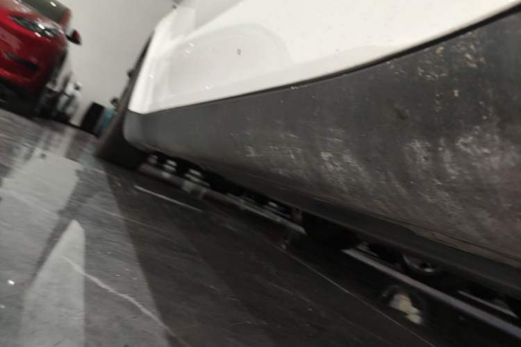 Used Tesla Model Y 2022 Rear-Wheel-Drive Version Right Side Sill