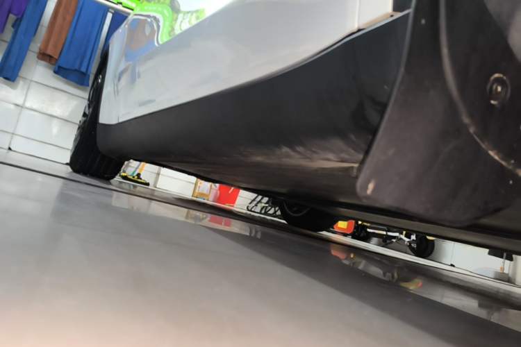 Used Tesla Model Y 2022 Revised Version Rear-Wheel Drive Right Side Sill
