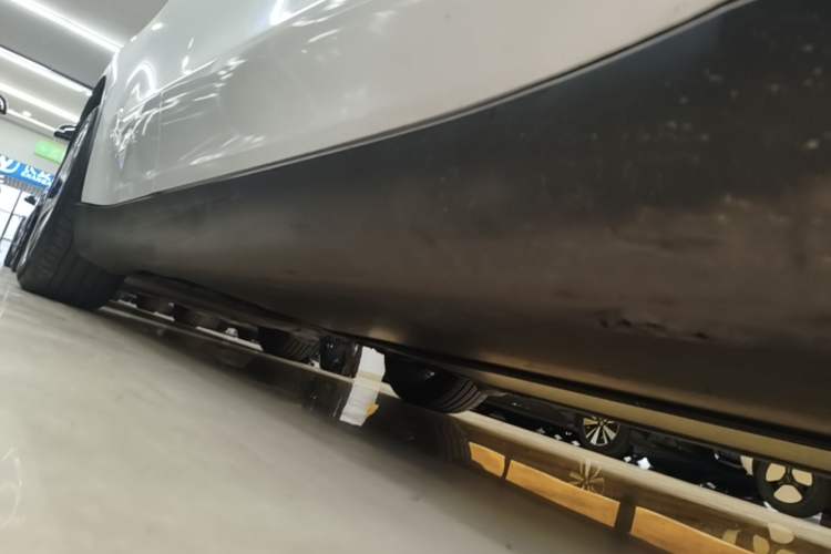 Used Tesla Model Y 2022 Rear-Wheel-Drive Version Right Side Sill
