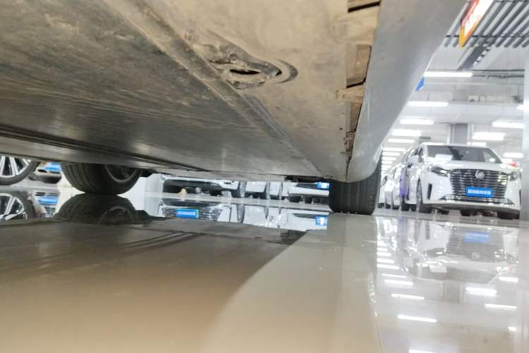 Used Tesla Model Y 2022 Rear-Wheel-Drive Version Right Side Sill