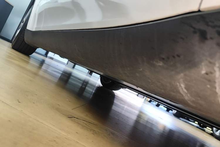 Used Tesla Model Y 2022 Revised Version Rear-Wheel Drive Right Side Sill