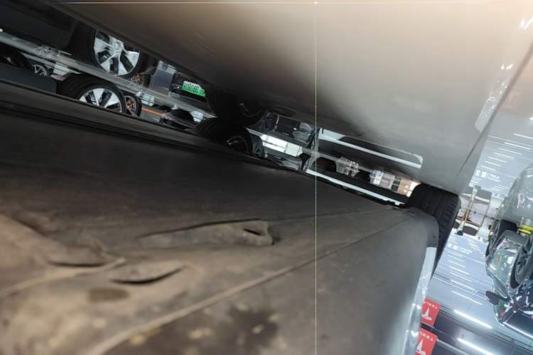 Used Tesla Model Y 2022 Revised Version Long-Range All-Wheel Drive Right Side Sill