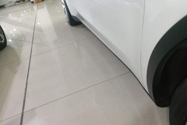 Used Tesla Model Y 2022 Rear-Wheel-Drive Version Right Side Sill