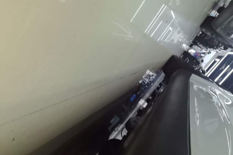 Used Tesla Model Y 2022 Long-Range All-Wheel-Drive Version Right Side Sill