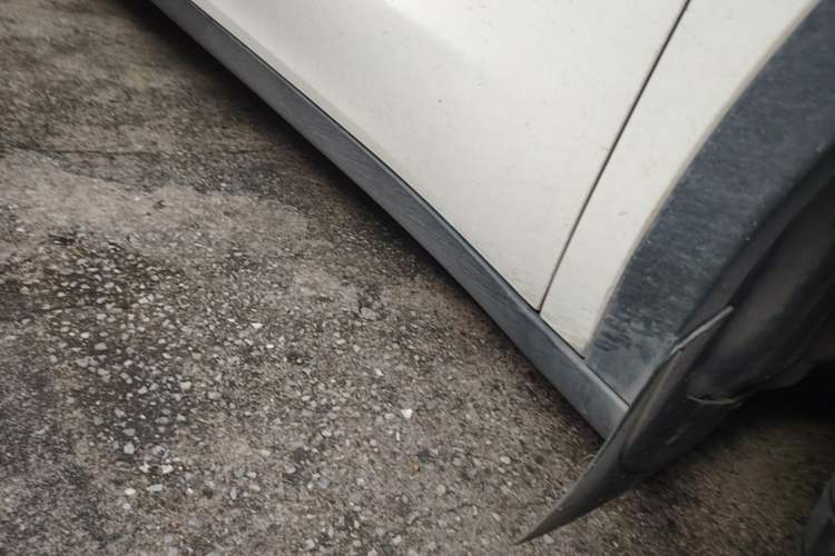 Used Tesla Model Y 2022 Revised Version Rear-Wheel Drive Right Side Sill