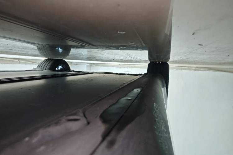 Used Tesla Model Y 2022 Rear-Wheel-Drive Version Right Side Sill