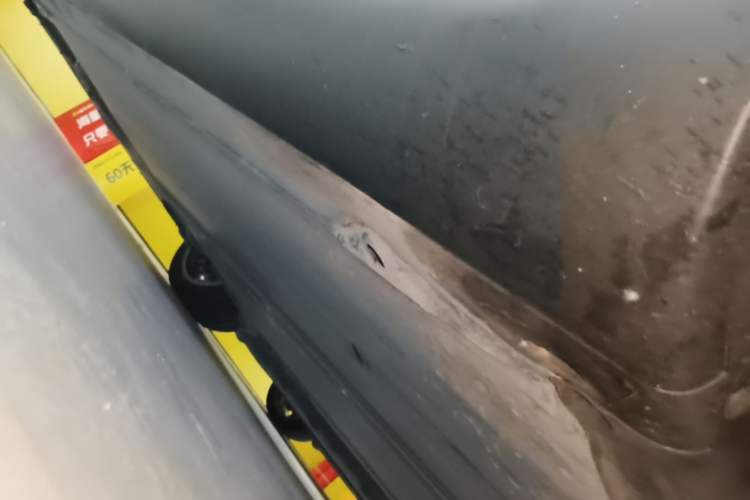 Used Tesla Model Y 2022 Revised Version Long-Range All-Wheel Drive Right Side Sill