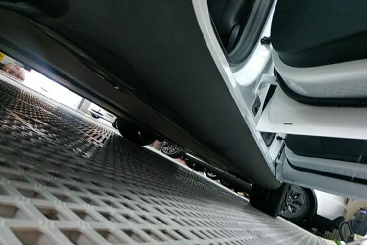 Used Tesla Model Y 2022 Revised Version Rear-Wheel Drive Right Side Sill