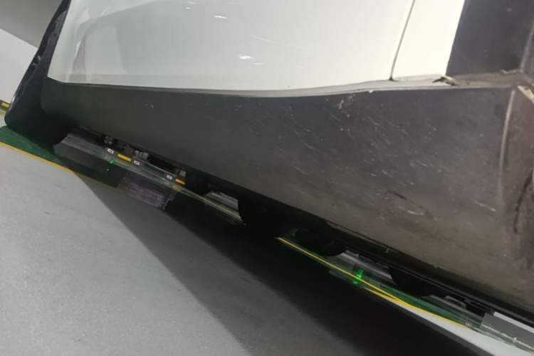 Used Tesla Model Y 2022 Revised Version Rear-Wheel Drive Right Side Sill