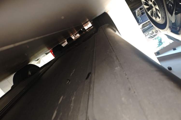 Used Tesla Model Y 2022 Rear-Wheel-Drive Version Right Side Sill