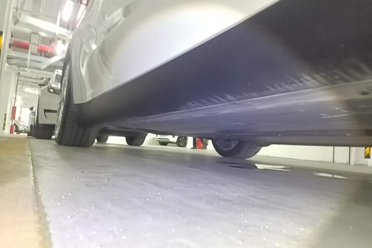 Used Tesla Model Y 2022 Revised Version Rear-Wheel Drive Right Side Sill