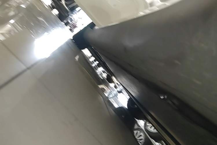 Used Tesla Model Y 2022 Rear-Wheel-Drive Version Right Side Sill