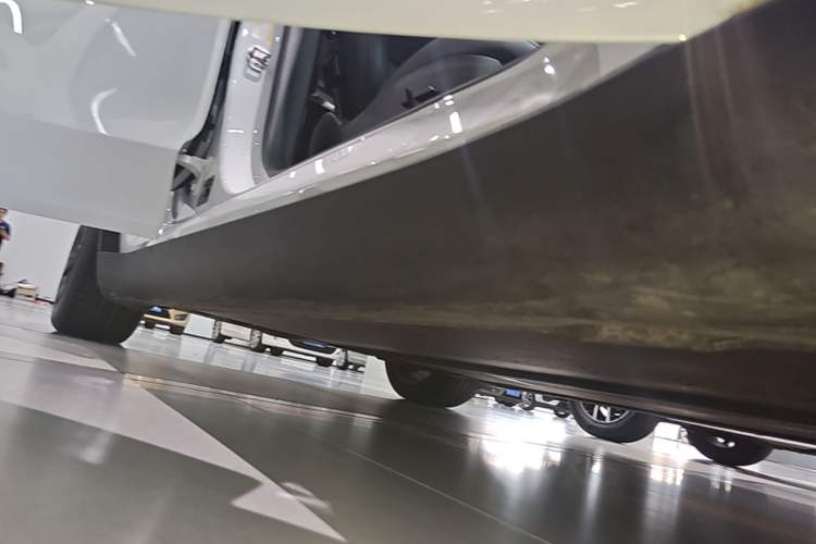 Used Tesla Model Y 2022 Revised Version Rear-Wheel Drive Right Side Sill