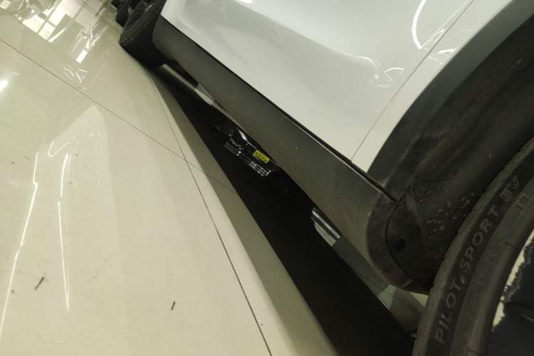 Used Tesla Model Y 2022 Rear-Wheel-Drive Version Right Side Sill