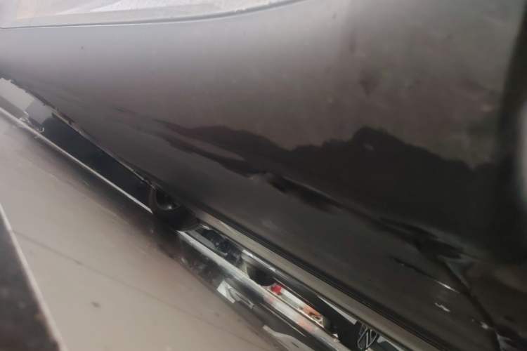 Used Tesla Model Y 2022 Rear-Wheel-Drive Version Right Side Sill