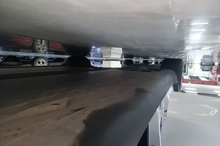 Used Tesla Model Y 2022 Rear-Wheel-Drive Version Right Side Sill
