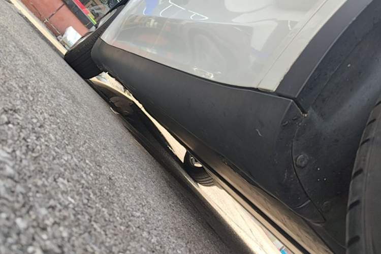 Used Tesla Model Y 2022 Revised Version Rear-Wheel Drive Right Side Sill
