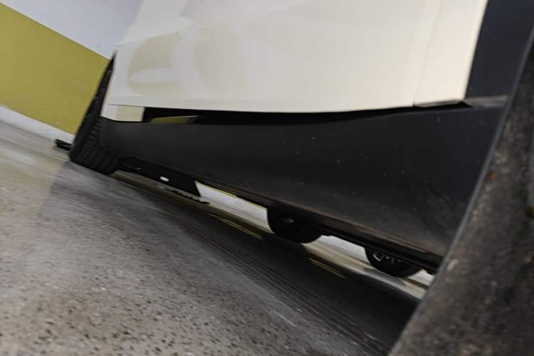 Used Tesla Model Y 2022 Revised Version Rear-Wheel Drive Right Side Sill