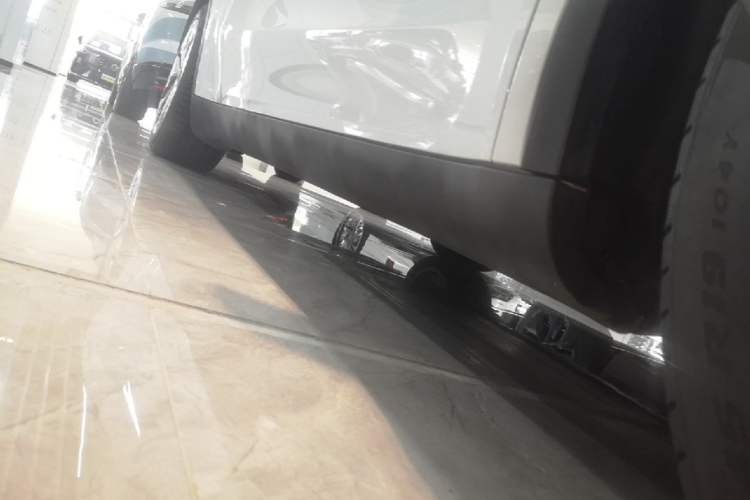 Used Tesla Model Y 2022 Revised Version Rear-Wheel Drive Right Side Sill