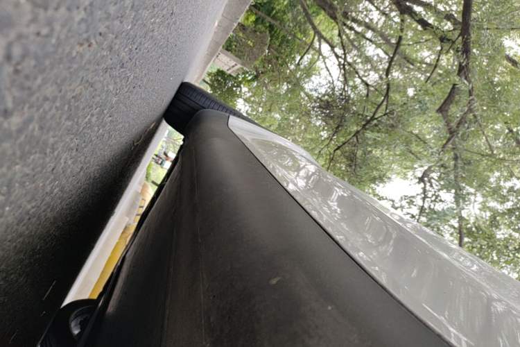 Used Tesla Model Y 2022 Rear-Wheel-Drive Version Right Side Sill