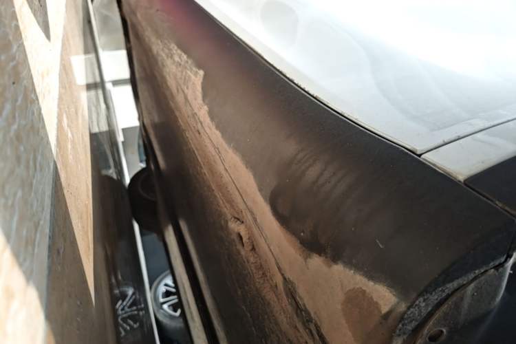 Used Tesla Model Y 2022 Rear-Wheel-Drive Version Right Side Sill