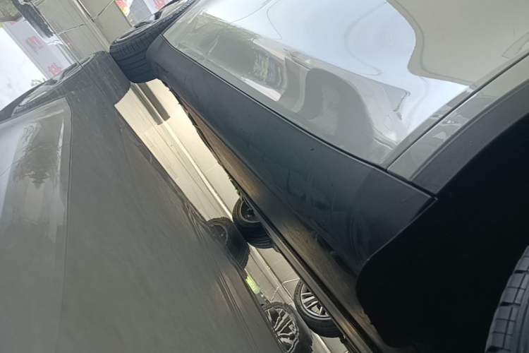 Used Tesla Model Y 2022 Revised Version Long-Range All-Wheel Drive Right Side Sill