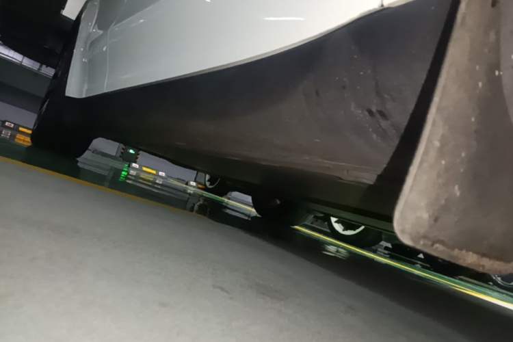 Used Tesla Model Y 2022 Revised Version Rear-Wheel Drive Right Side Sill