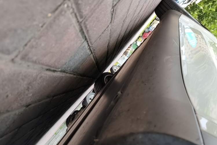 Used Tesla Model Y 2022 Revised Version Rear-Wheel Drive Right Side Sill