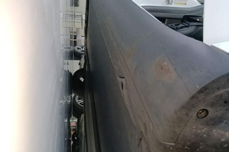 Used Tesla Model Y 2022 Rear-Wheel-Drive Version Right Side Sill