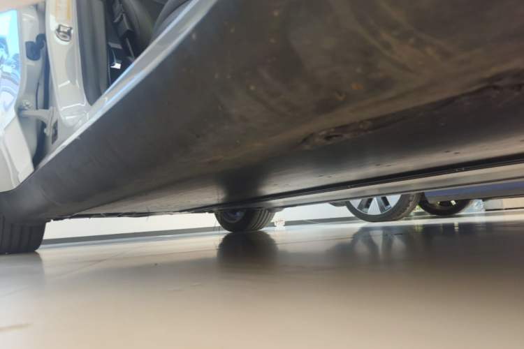 Used Tesla Model Y 2022 Revised Version Rear-Wheel Drive Right Side Sill