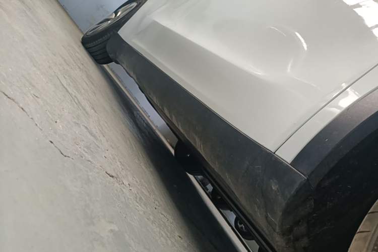 Used Tesla Model Y 2022 Rear-Wheel-Drive Version Right Side Sill