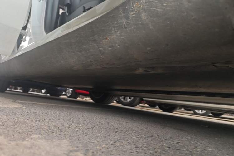 Used Tesla Model Y 2022 Revised Version Rear-Wheel Drive Right Side Sill