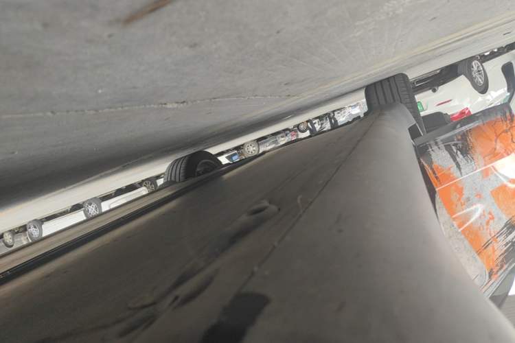 Used Tesla Model Y 2022 Revised Version Long-Range All-Wheel Drive Right Side Sill