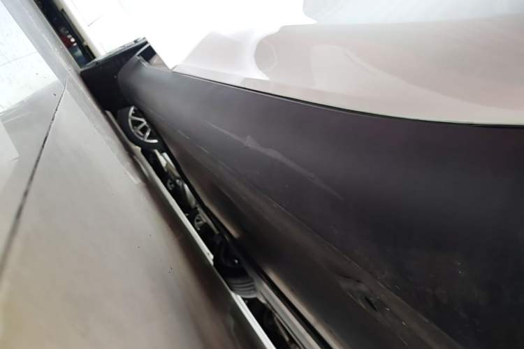 Used Tesla Model Y 2022 Rear-Wheel-Drive Version Right Side Sill