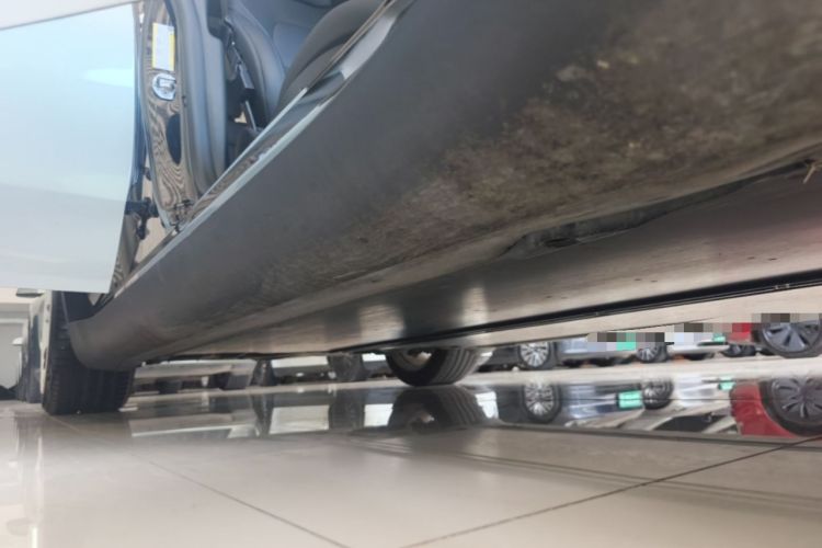 Used Tesla Model Y 2022 Revised Version Rear-Wheel Drive Right Side Sill