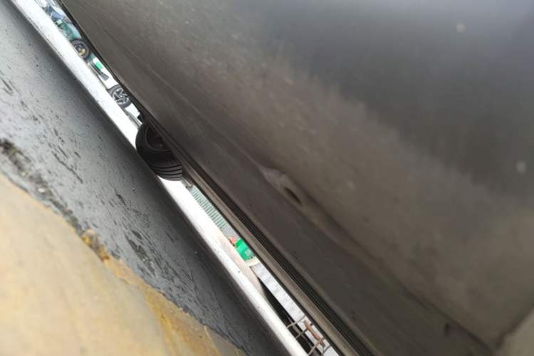 Used Tesla Model Y 2022 Revised Version Long-Range All-Wheel Drive Right Side Sill