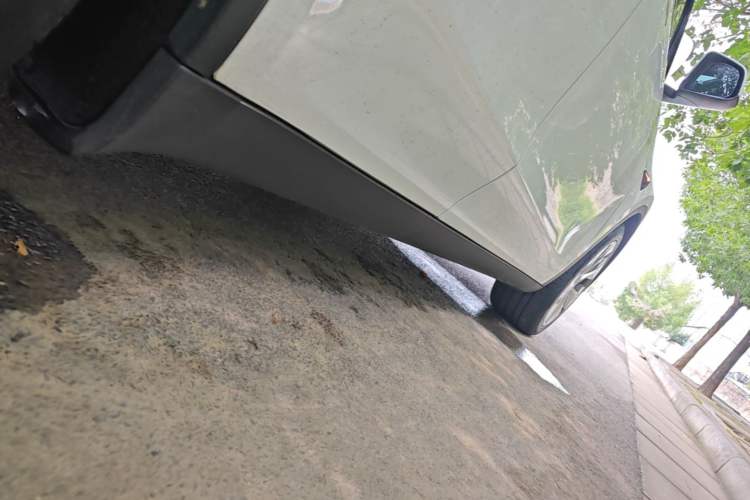 Used Tesla Model Y 2022 Revised Version Rear-Wheel Drive Right Side Sill