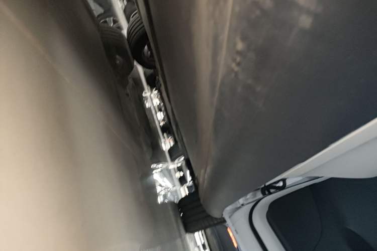 Used Tesla Model Y 2022 Rear-Wheel-Drive Version Right Side Sill