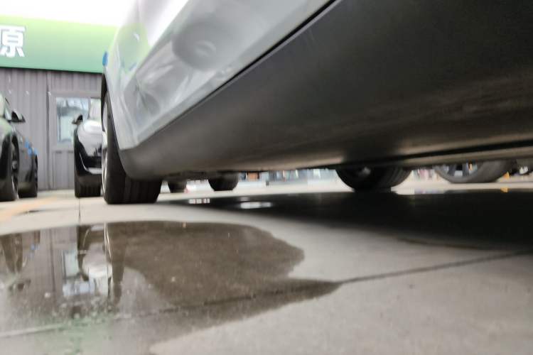 Used Tesla Model Y 2022 Revised Version Rear-Wheel Drive Right Side Sill